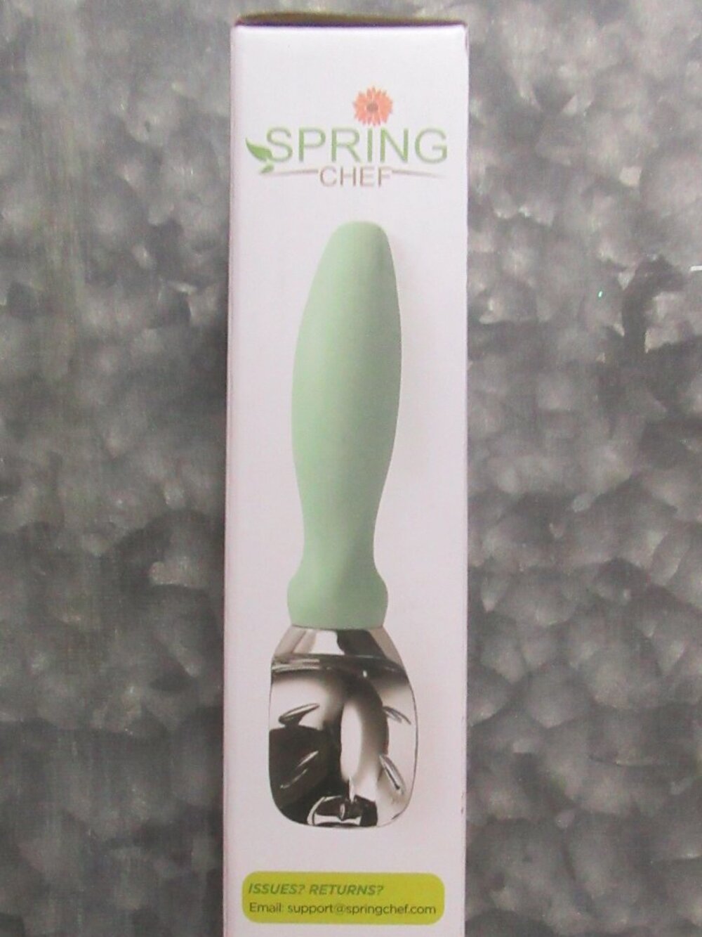 New in box Spring Chef Ice Cream Scoop w. Soft Grip Handle in Mint Green